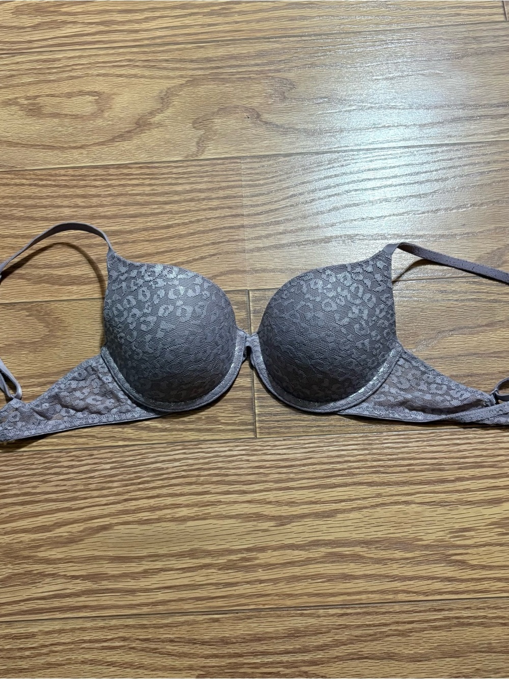 Victoria’s Secret PINK Wear Everywhere T-Shirt Lightly Lined Lace Bra 32C